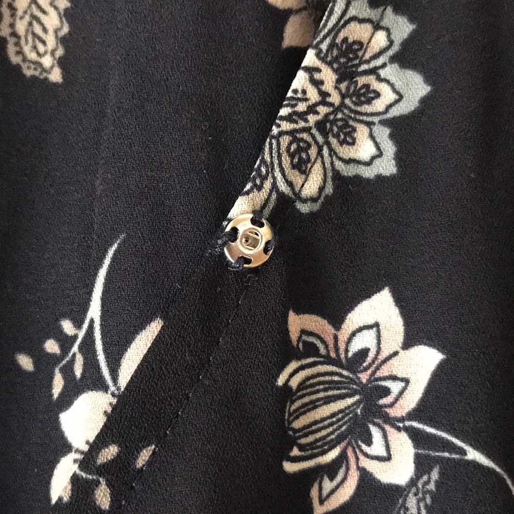 Beautiful wrap blouse - Picture 4 of 4